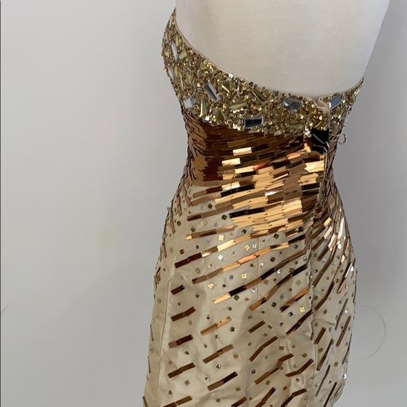 Short, Very Short 👗 - Picture 6 of 6